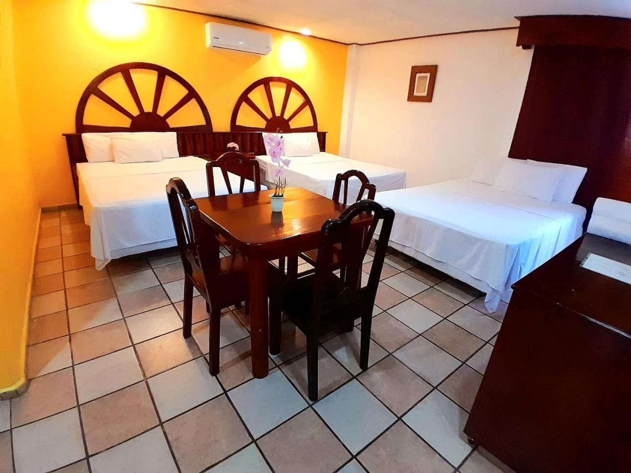 Hotel Esmeralda Poza Rica Екстер'єр фото