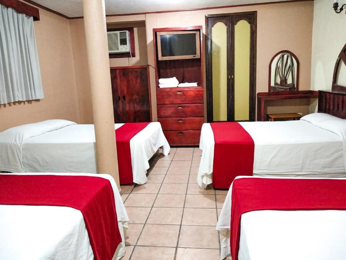 Hotel Esmeralda Poza Rica Екстер'єр фото